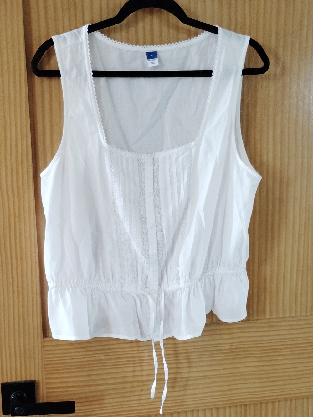XL Old Navy White Sleeveless Lace-Trim Peplum Camisole
